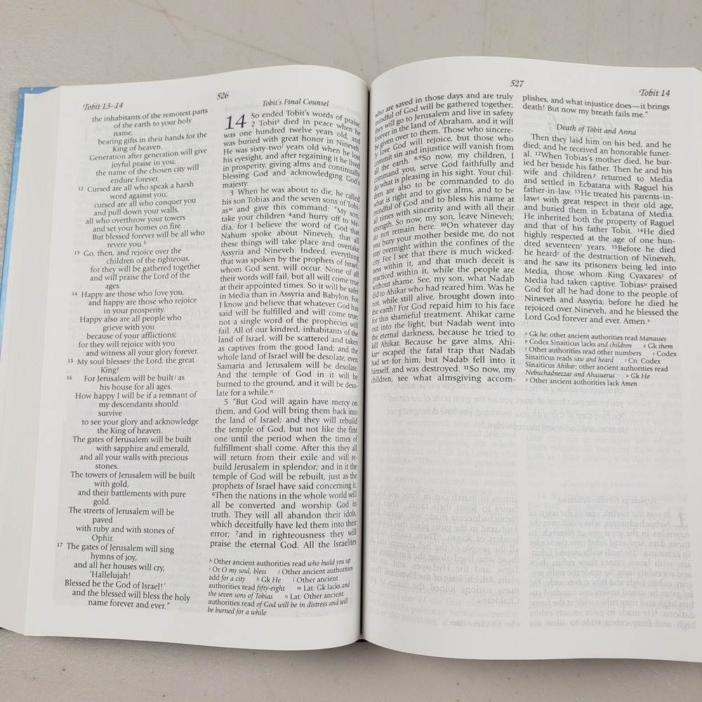 Catholic Womens Devotional Bible NRSV Hardcover Zondervan 2000 Catholic Edition - Picture 11 of 11
